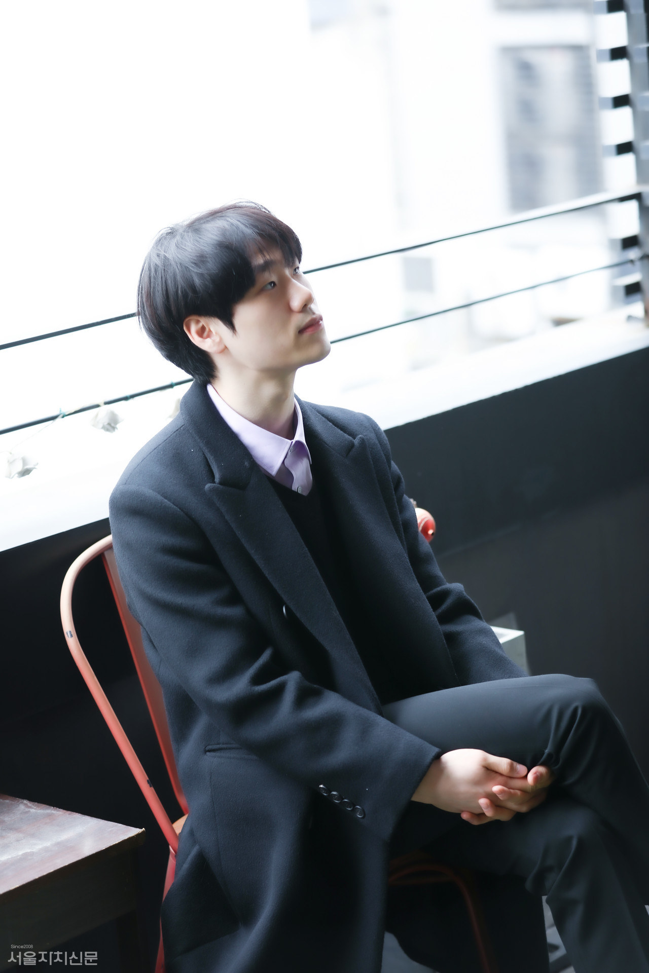 ▲ 배우 이봉준이 대학로에서 서울자치신문과 인터뷰를 진행하고 있다. ㅣ 사진 ⓒ 김수현 기자