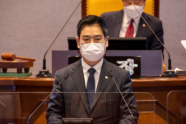 5분 발언하는 김세준 구의원