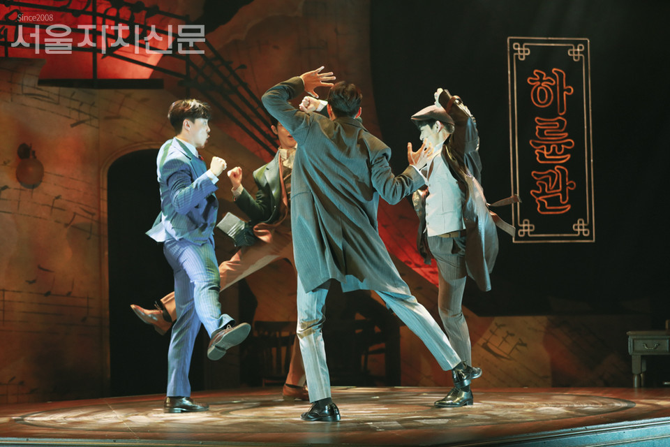 박영수, 최민우,  최호승, 김윤하 배우가 '떠도는 사나이' 장면을 시연하고 있다. ㅣ사진 ⓒ 김수현 기자