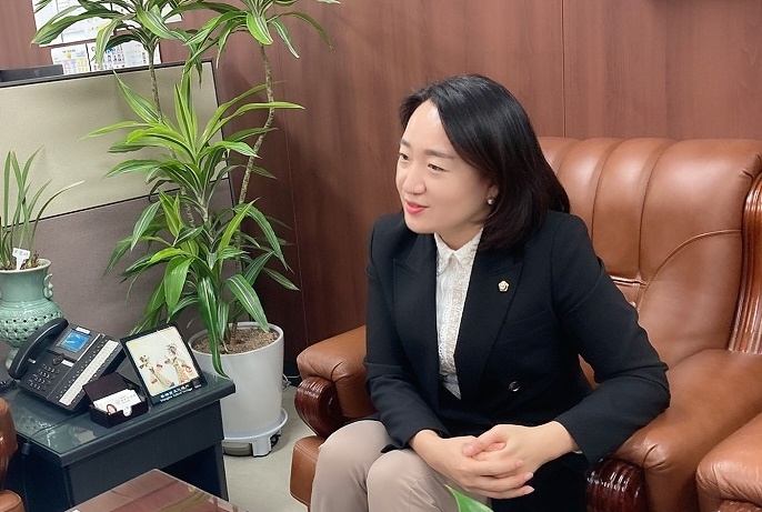 강남구의회 안지연 구의원(더불어민주당 다선거구 논현2동·역삼1동·역삼2동)