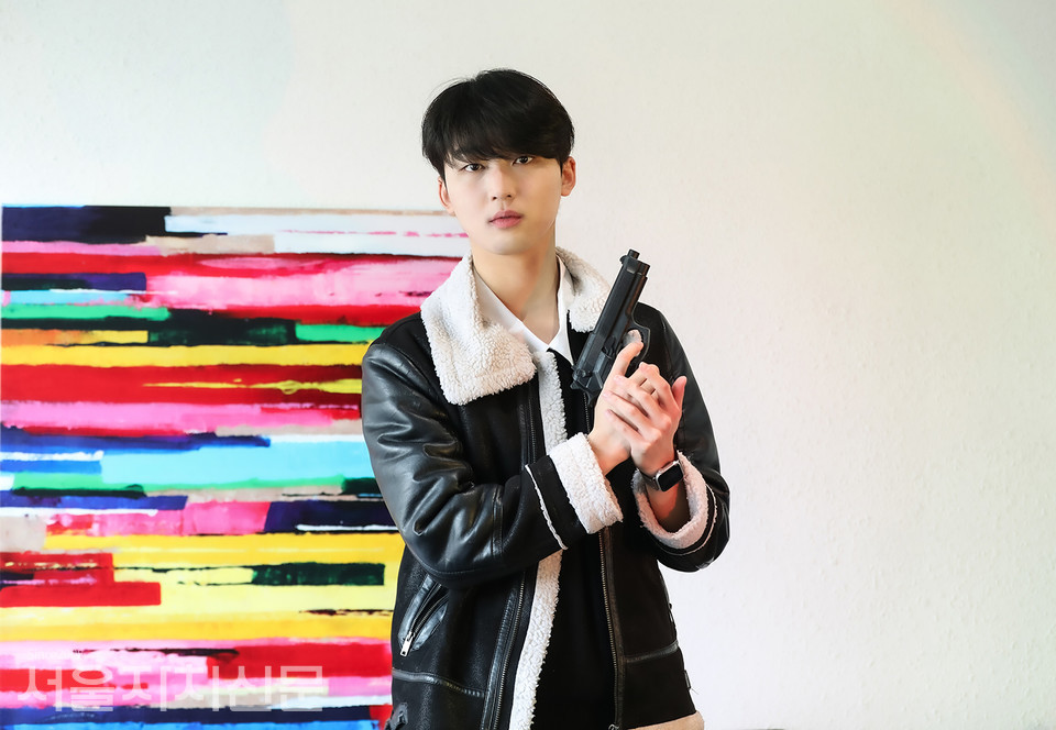 ▲ 배우 권익환이 대학로에서 서울자치신문과 인터뷰를 진행하고 있다. ㅣ사진 ⓒ 김수현 기자