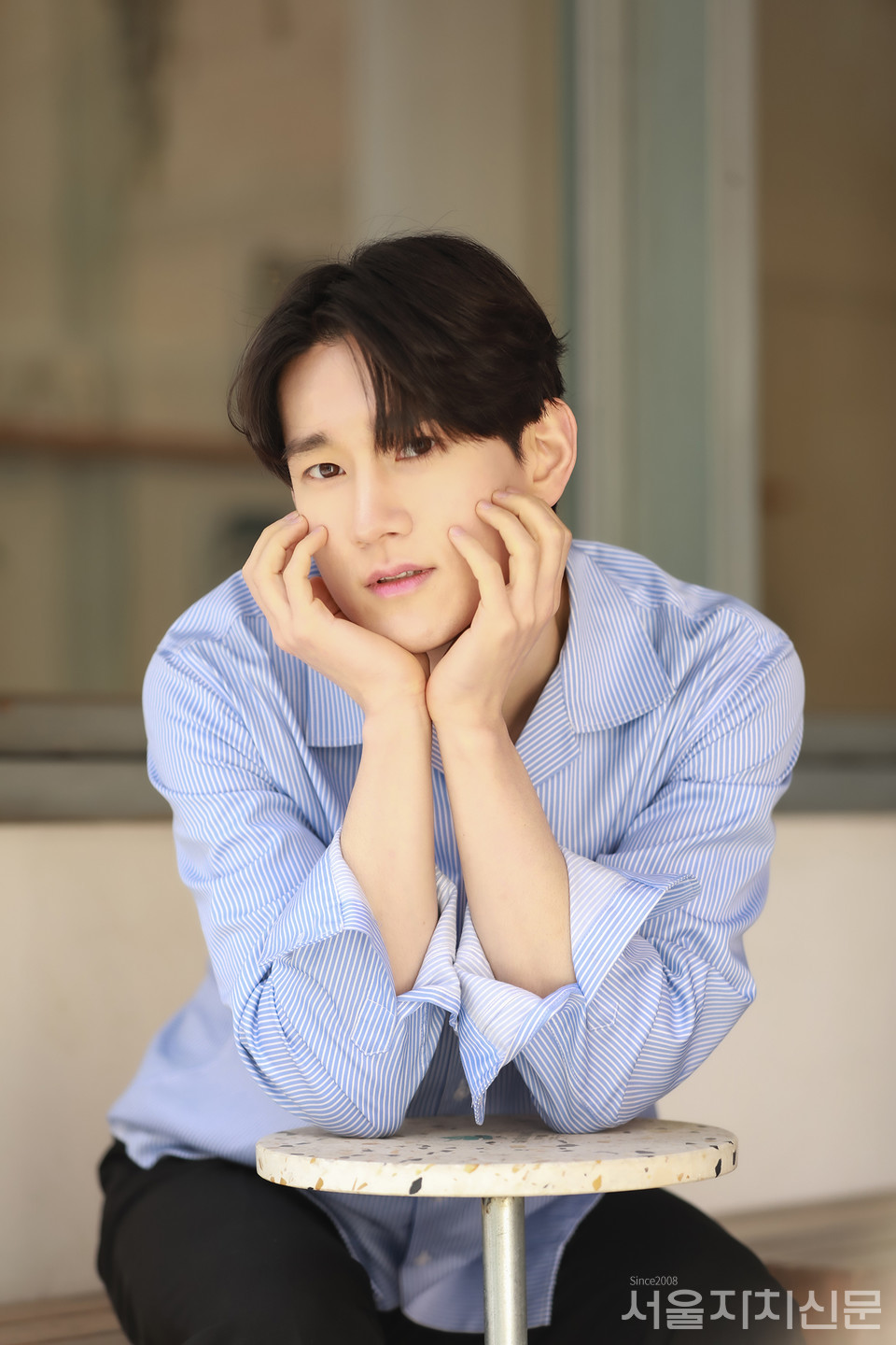 ▲ 배우 김서환이 서울자치신문과 인터뷰를 진행하고 있다. ㅣ사진 ⓒ 김수현 기자