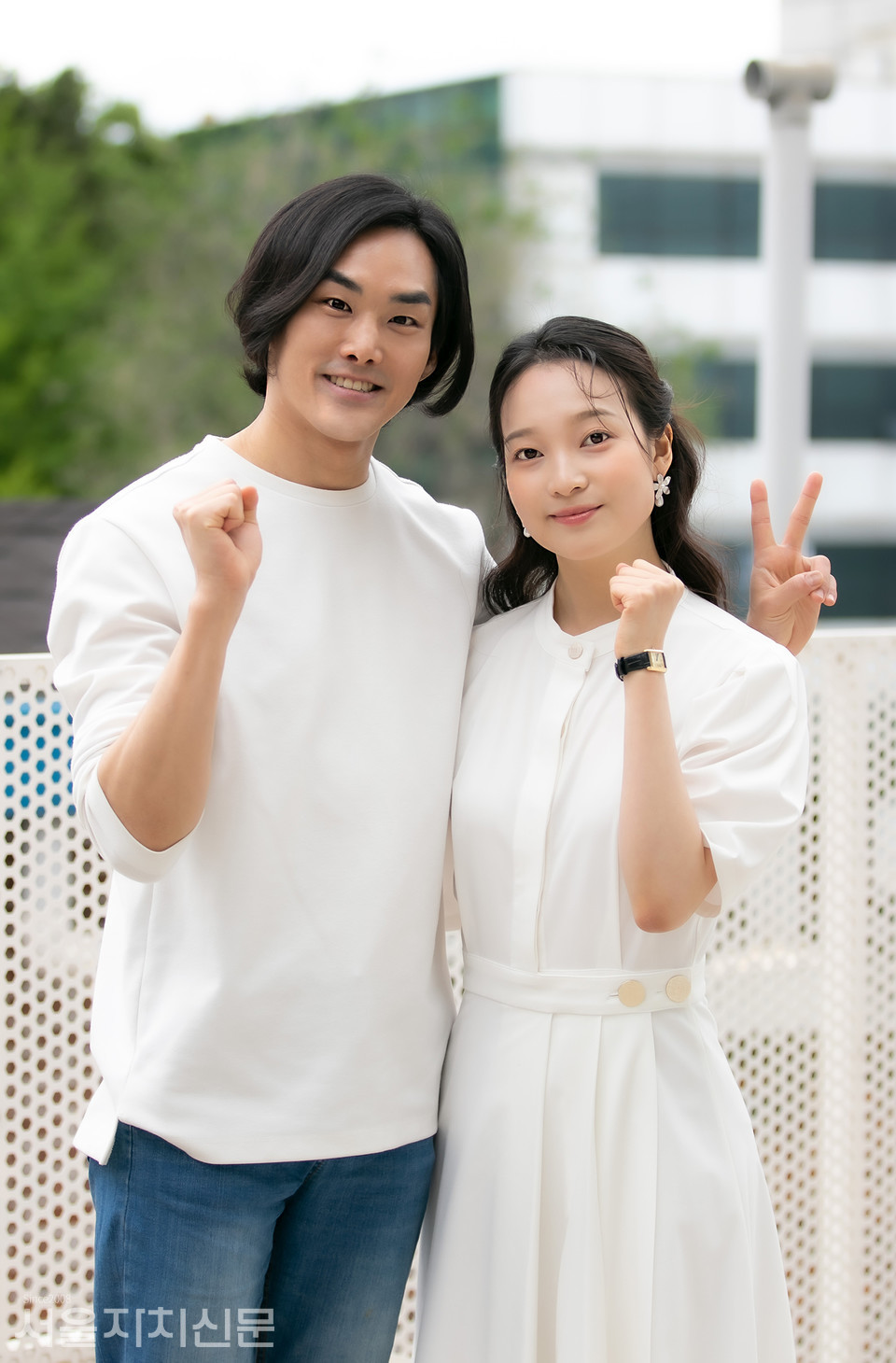 ▲ 이종찬 배우와 정다영 배우가 포즈를 취하고 있다. ㅣ사진 ⓒ 김수현 기자