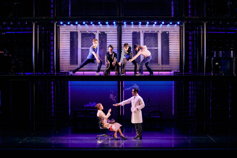 뮤지컬 '넥스트 투 노멀' 공연사진. l 사진제공 ㈜엠피엔컴퍼니)