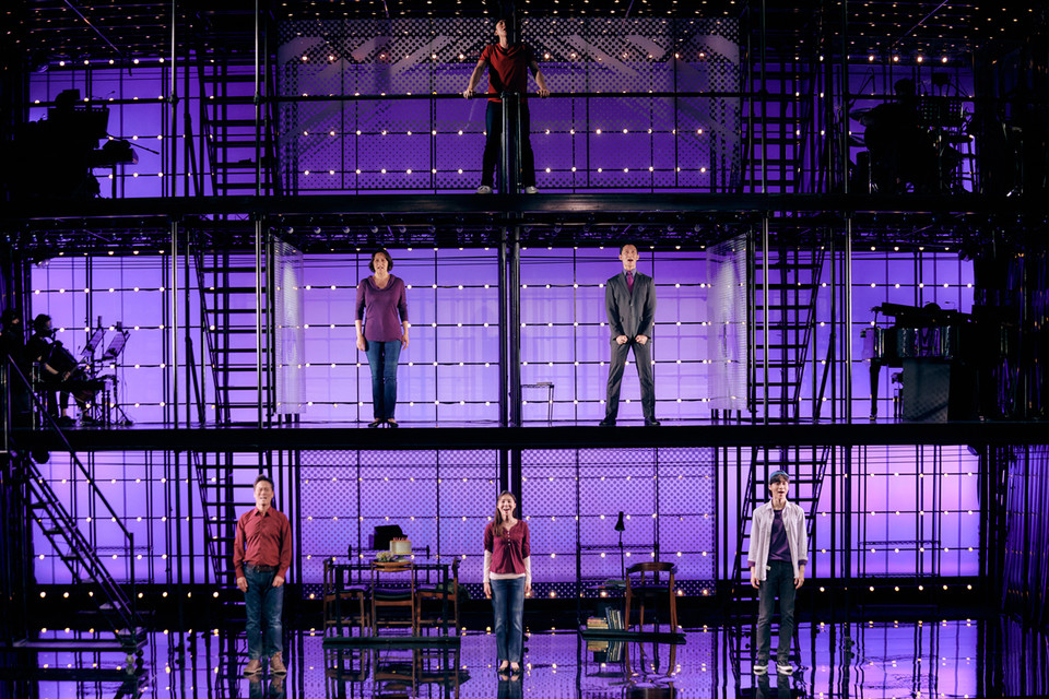 뮤지컬 '넥스트 투 노멀' 공연사진. l 사진제공 ㈜엠피엔컴퍼니)