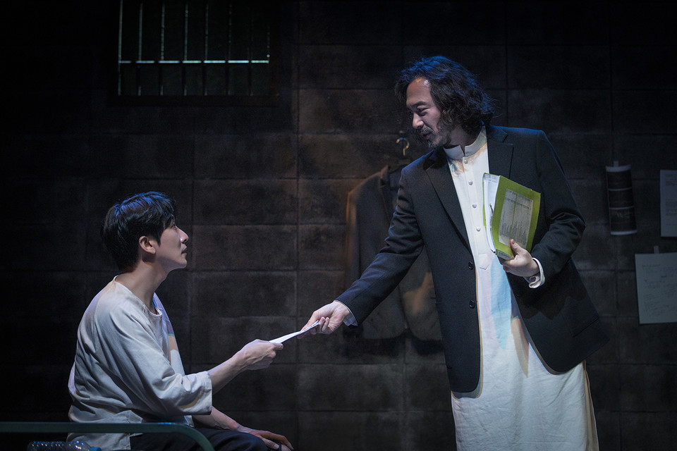 연극 '보이지 않는 손' 공연 장면 ㅣ 제공 연극열전