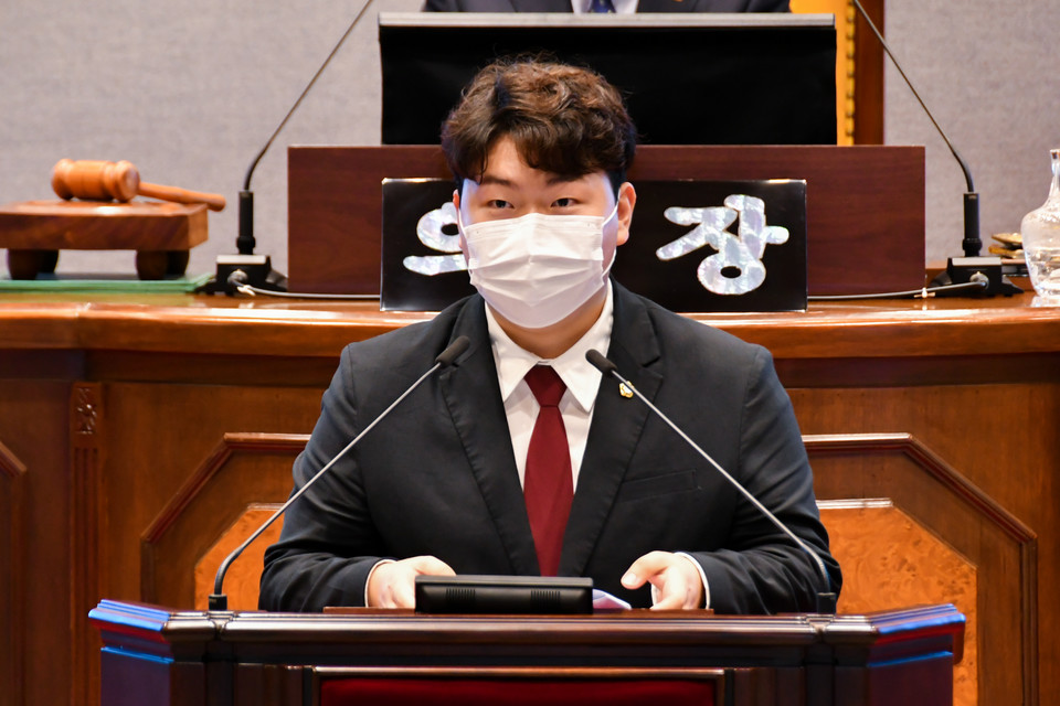 5분발언하는 우종혁 의원