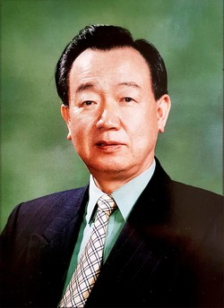 전) 국내최초 초대 유아교육 장학관, 초대 국립교육평가원 교육평가연구실장, 초대 교육부 의무교육정책관(국장2급), 서울 강남 서초 교육청 교육장, 교육부 의무교육정책관, 서울교육연수원 원장, 강남대 교육 대학원 초빙교수현) 서울시 강남 인성교육 발전자문 위원회 위원장, 강남 인성교육포럼 회장