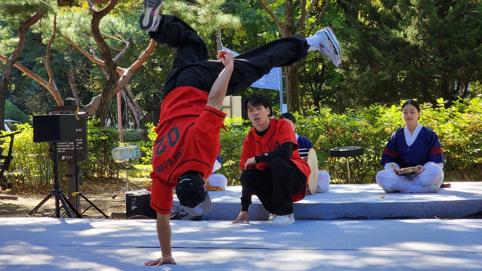 엠비크루 공연 1