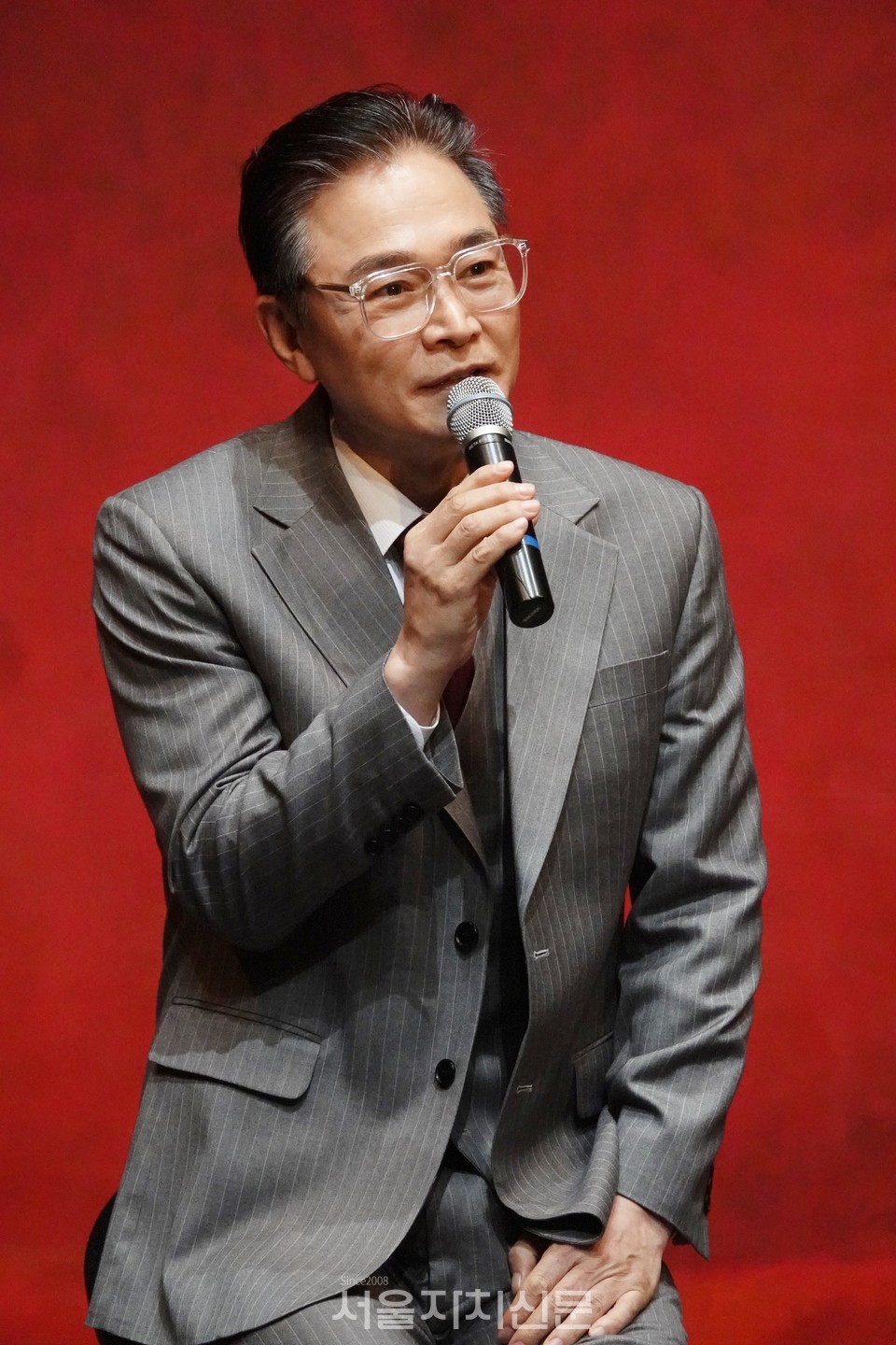 연극 레드 포토월 정보석