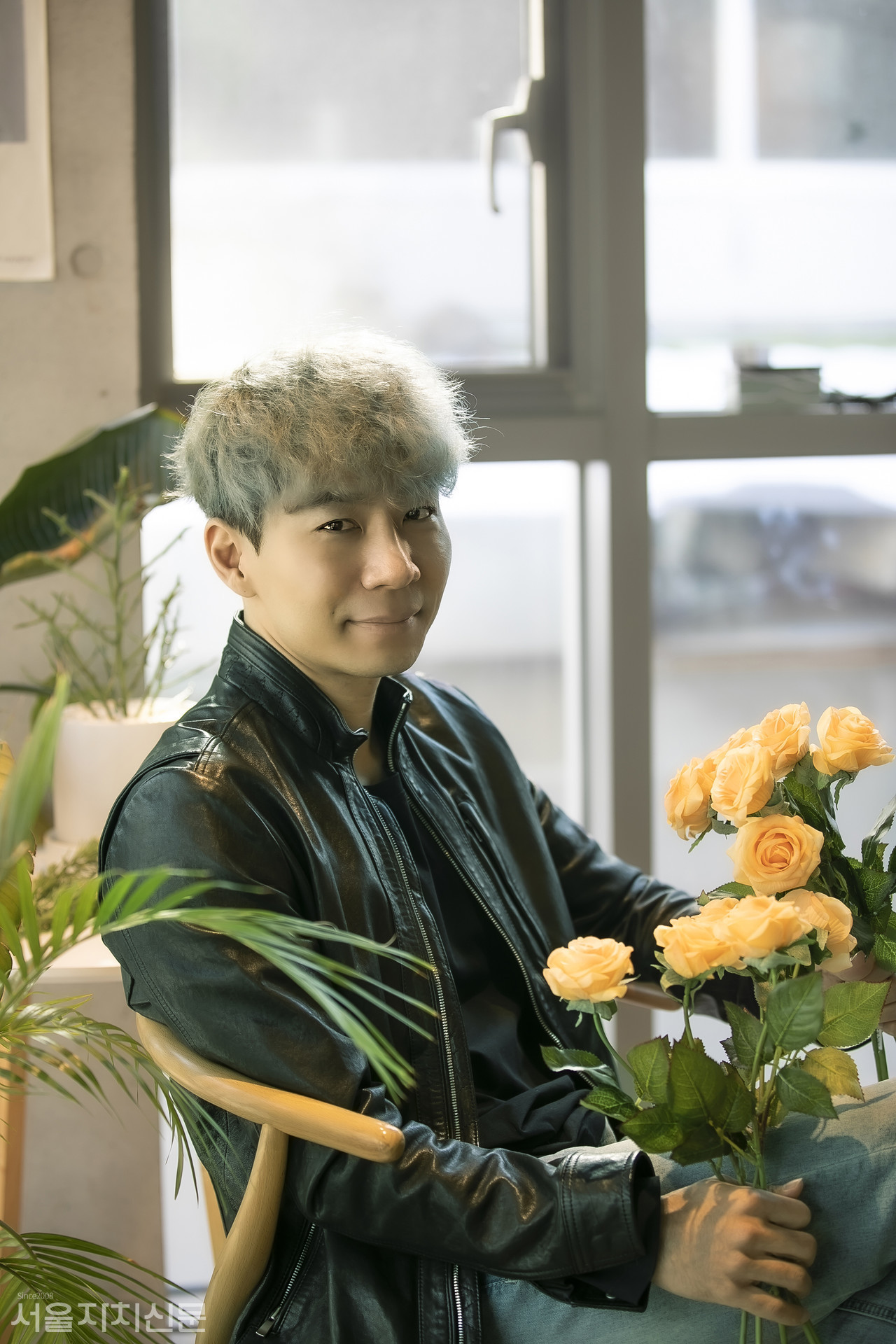 ▲ 이승현 배우가 포즈를 취하고 있다. ㅣ사진 ⓒ 김수현 기자