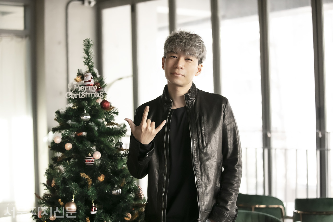 ▲ 이승현 배우가 포즈를 취하고 있다. ㅣ사진 ⓒ 김수현 기자