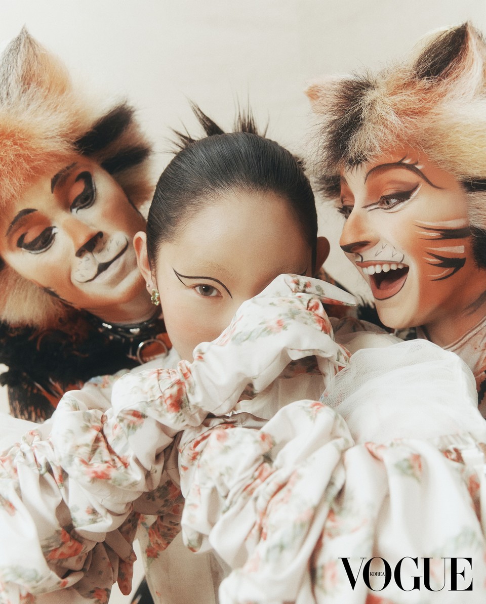 뮤지컬  '캣츠' 내한공연의 주역들이 패션 매거진 보그 코리아와 화보 촬영을 진행했다 (자료제공: 보그 코리아)