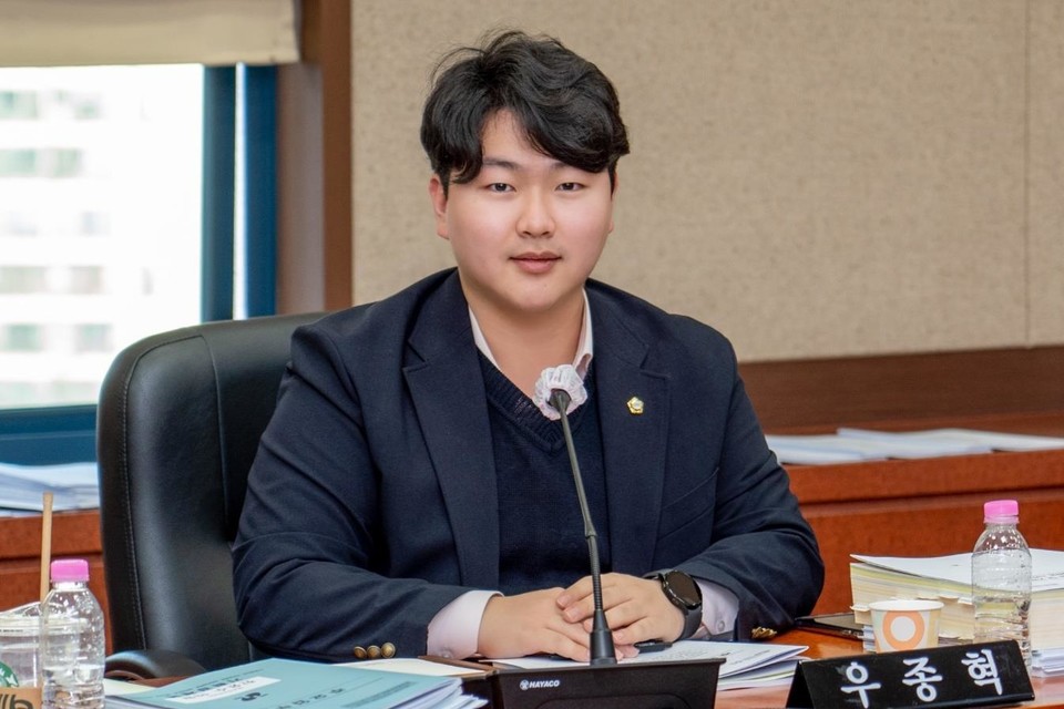 우종혁 의원이 강남구의회 제309회 임시회에서 발언하고 있다.