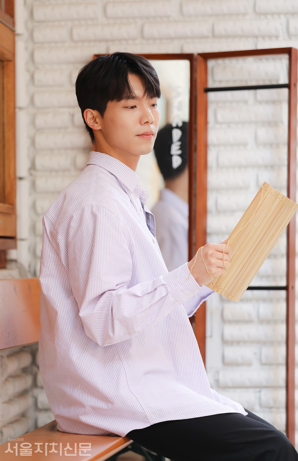 ▲ 배우 조성필이 포즈를 취하고 있다. ㅣ사진 ⓒ 김수현 기자