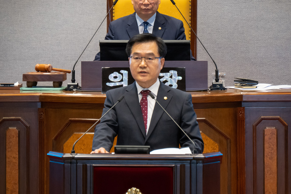 한윤수 운영위원장