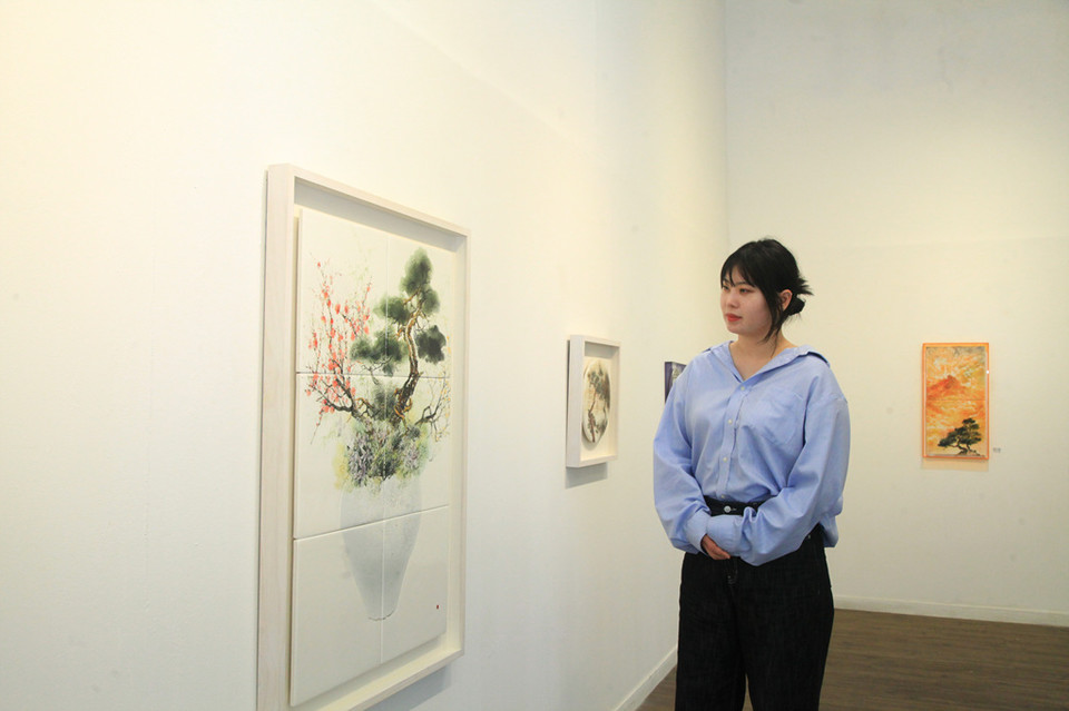 도자회화 추가디 작가