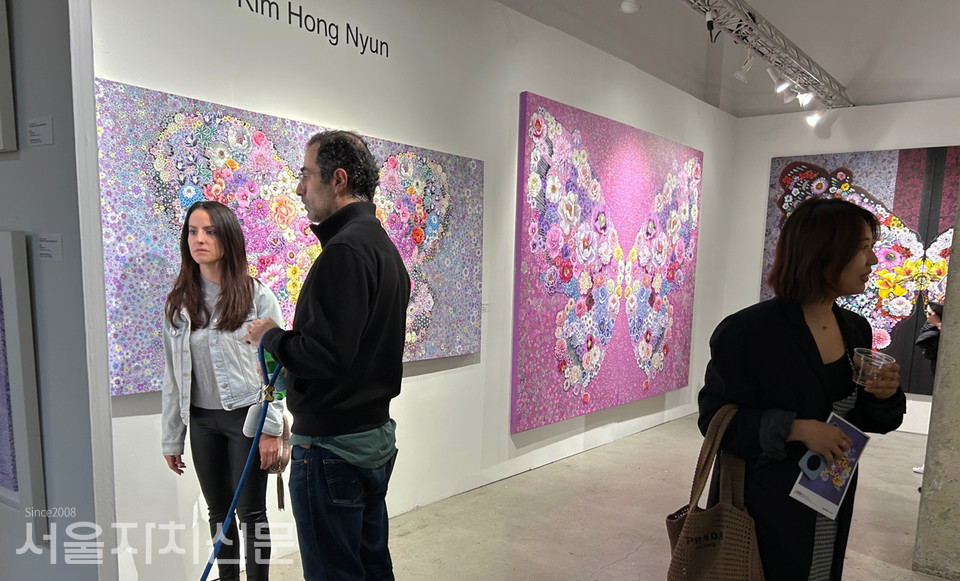 ‘뉴욕 포커스아트페어 2023’…김홍년의 꽃나비작품 뉴욕에서 큰 호응 3