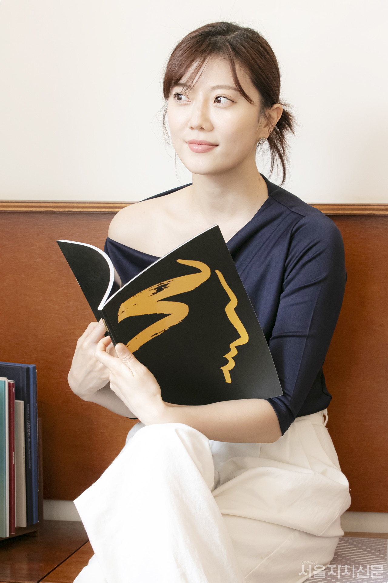 ▲ 배우 박시인이 인터뷰에 앞서 포즈를 취하고 있다. ㅣ사진 ⓒ 김수현 기자