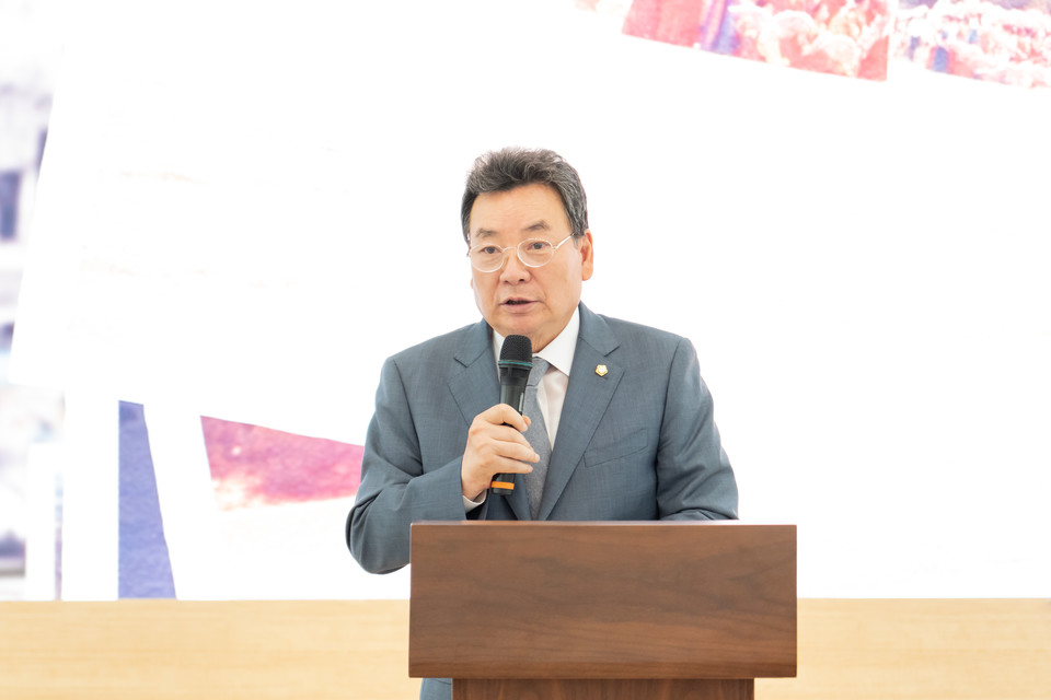 지난 3일 개최된 ‘리마인드 강남 특별전시 개막식’에서 축사를 하는 김형대 의장