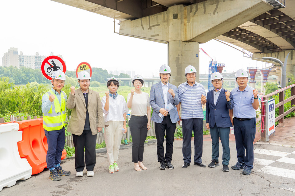 강남구의회 생활안전 및 환경점검 특별위원회, 선제적 침수피해 예방 위한 현장 점검 실시 1