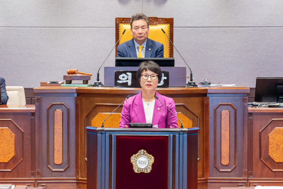 구정질문하는 노애자 강남구의원