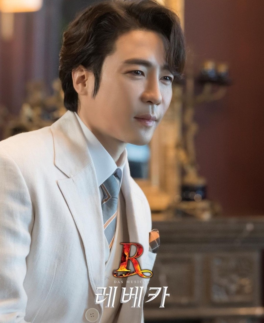 레베카에 막심으로 출연하는 에녹 배우