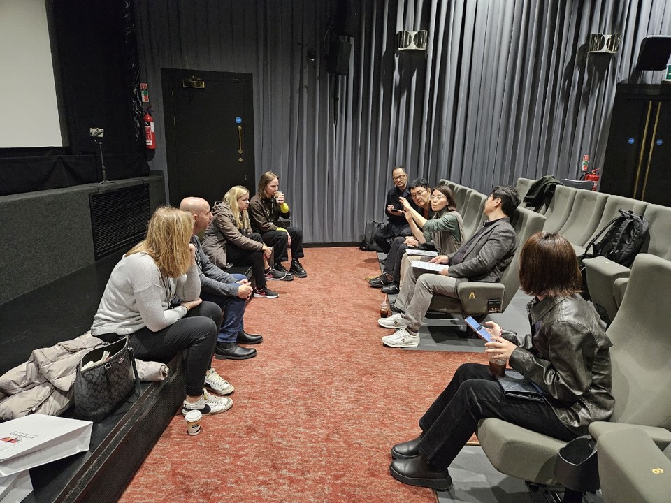 ‘바비칸센터’와 ‘사우스뱅크센터’의 관계자과 교류 사진