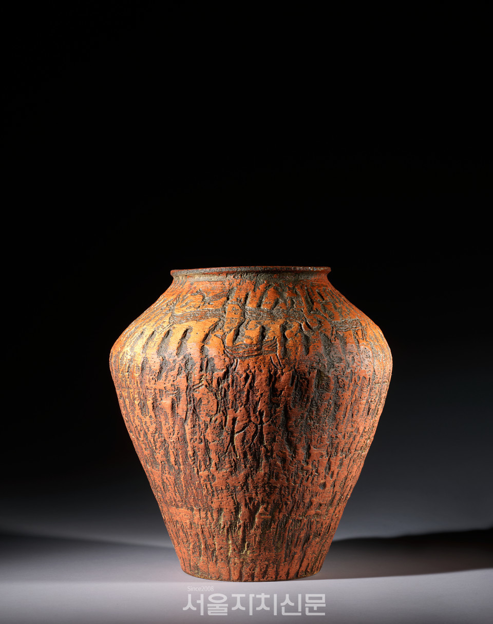 암각화 달항아리