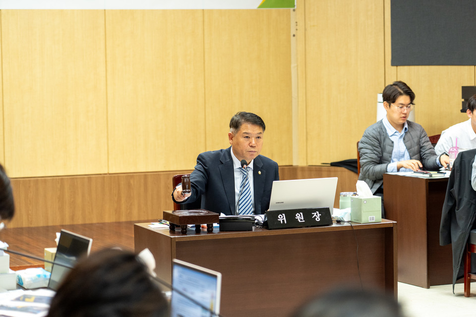 황영각 복지도시위원장