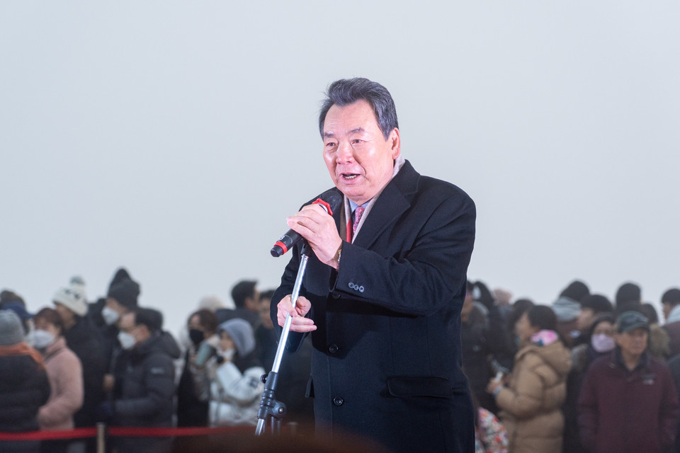 지난 1일 2024 강남구 새해 해맞이 행사에서 인사말을 하고 있는 김형대 의장