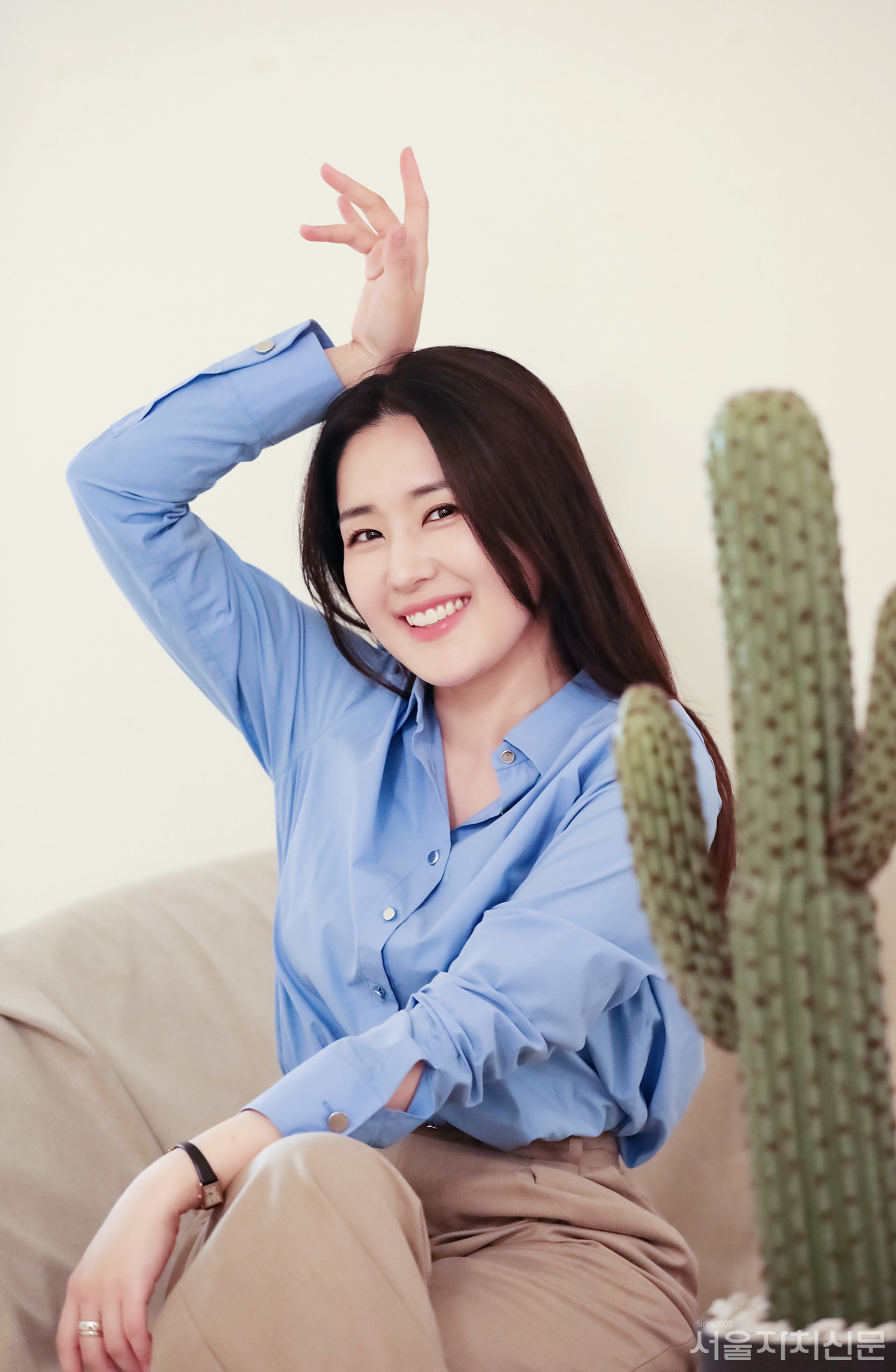 ▲ 배우 최수진이 인터뷰에 앞서 포즈를 취하고 있다. ㅣ사진 ⓒ 김수현 기자