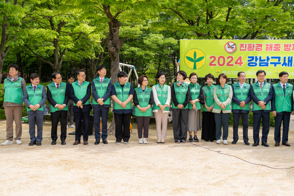 발대식에 참석한 강남구의회 의원들 (우측에서 1번째 전인수 부의장, 2번째 한윤수 운영위원장, 3번째 복진경 행정재경위원장)