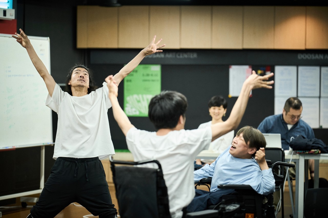 ▲연극 '인정투쟁; 예술가편'  연습사진 ㅣ 제공 두산아트센터