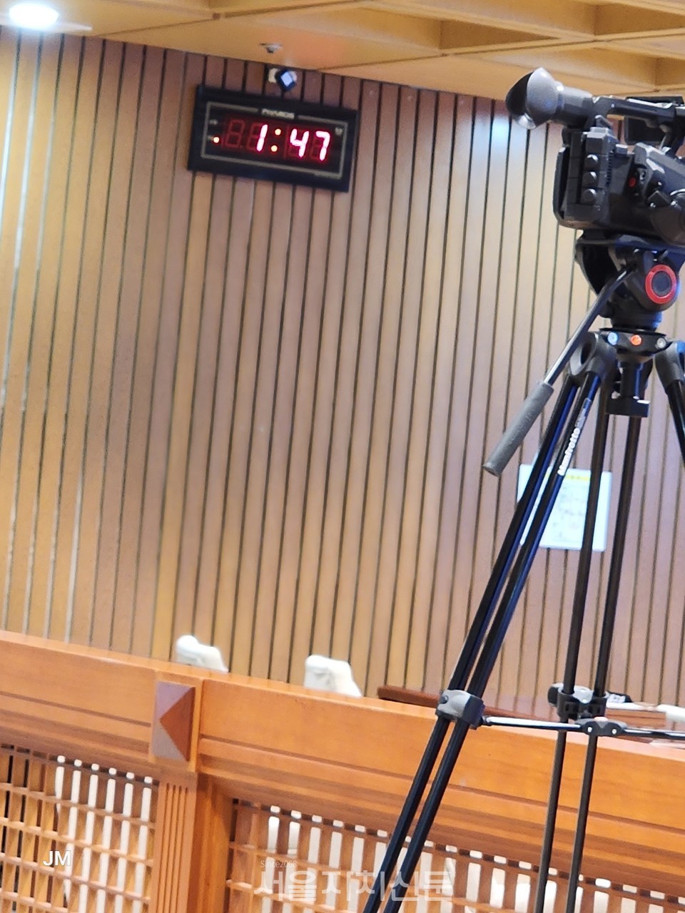 거듭된 정회로 비어있는 강남구의회