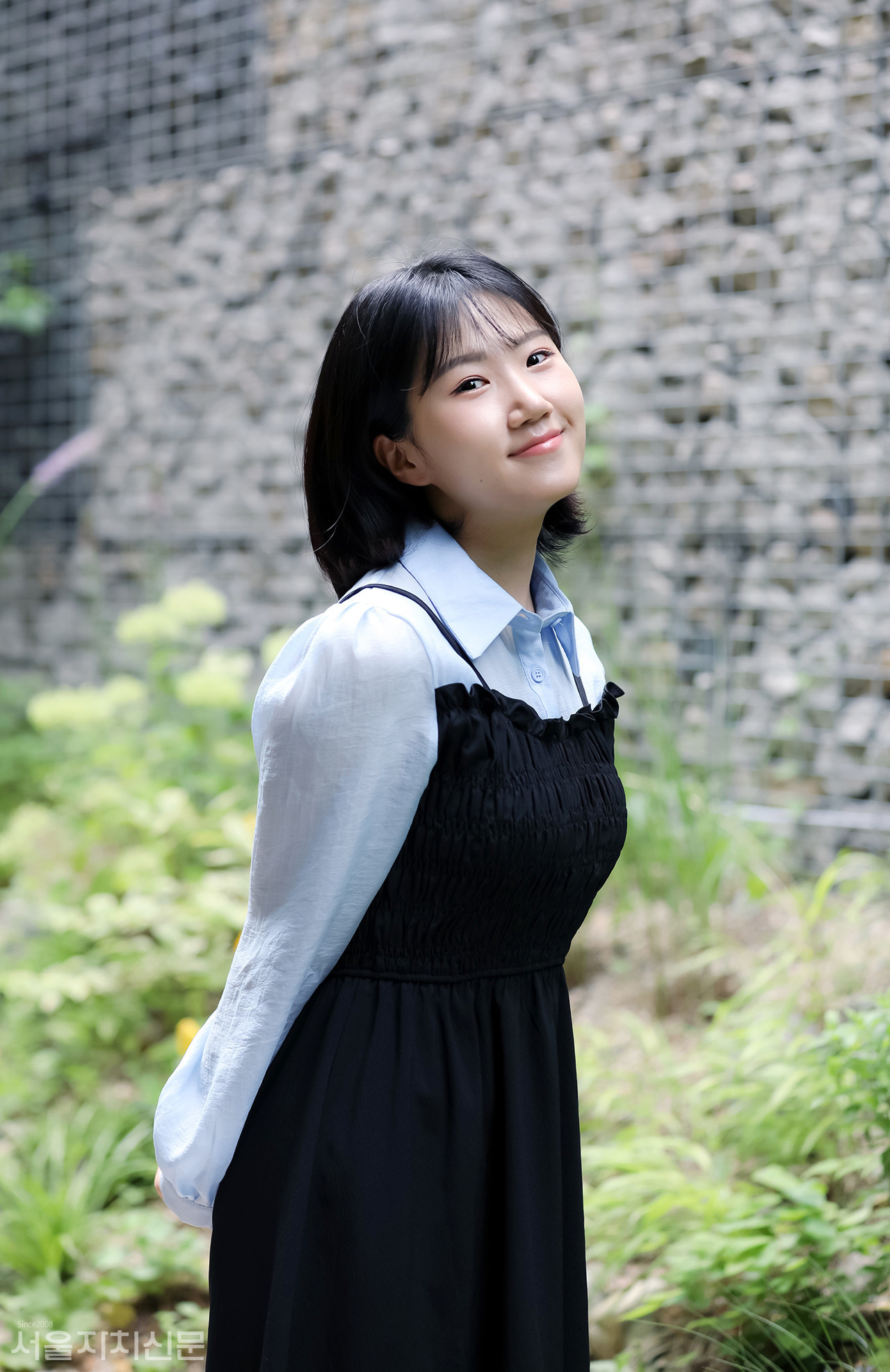 ▲ 배우 김단이가 인터뷰에 앞서 사진 촬영을 진행 중이다.