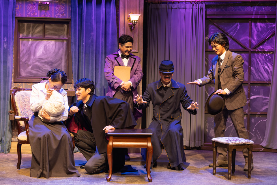  연극 '바스커빌 : 셜록홈즈 미스터리' 스틸컷 1 / 제공=㈜모먼트메이커, CJ ENM