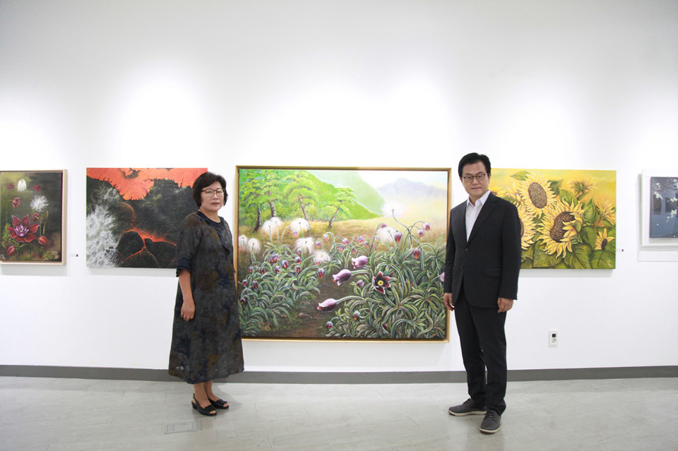 신명숙 작가와 (사)보령시발전협의회 엄승용 회장