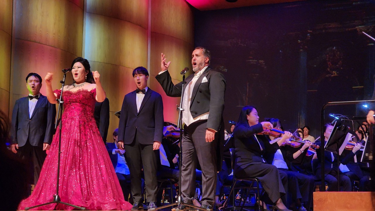 ▶테너 이동명, 소프라노 조현애, ABC코퍼레이션 대표, 사회 안주은(총연출), 안무 박기환(국립무용단), 이탈리아 대사, 지휘자 마리오 메니깔리, 테너 알베르토 프로페타,소프라노 박성희, 바리톤 임희성 외