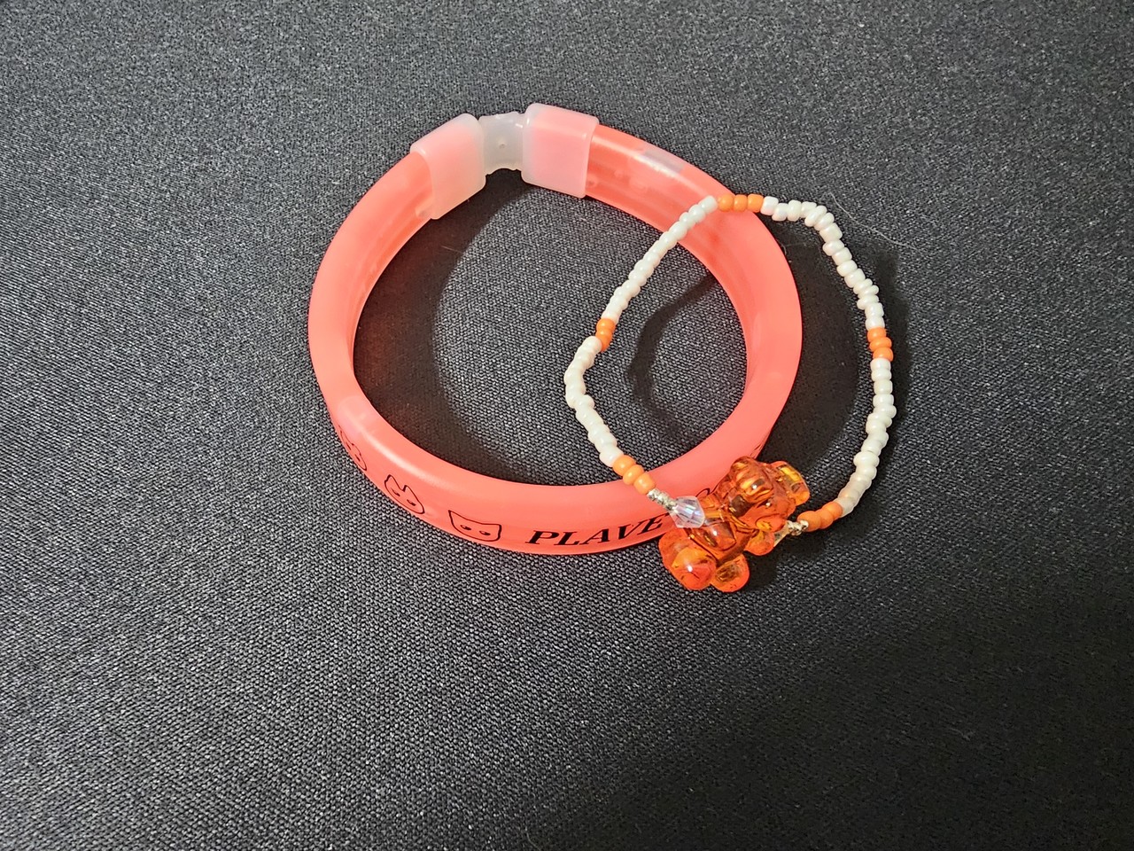 ▲ 기자가 나눔 받은 주황색 물품ㅣ 서울자치신문 DB