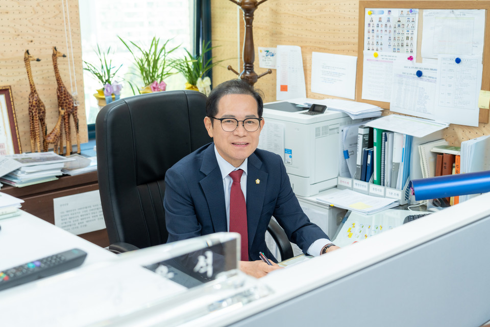 강을석 행정안전위원장