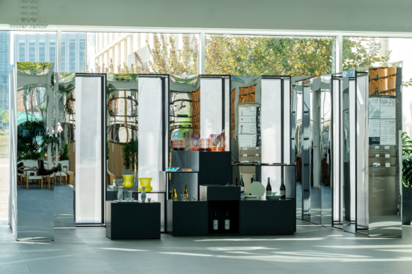 ‘에센스 앤드 모어’ 전시회 전경 (사진=신세계L&B)