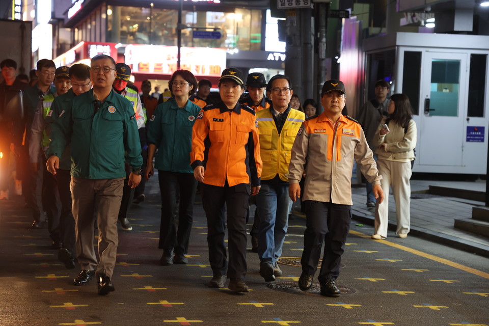 강남구의회 행안위,  강을석 위원장·김진경 부위원장 핼러윈데이 대비 사고방지 인파밀집 지역 현장 점검 및 안전관리 체계 강화 주문