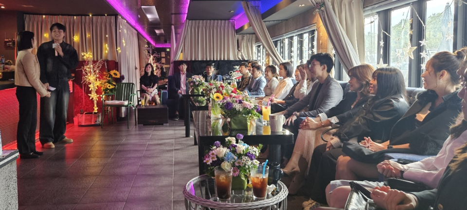 결혼주선운동본부에서는 제2회 선정릉 문화거리축제와 연계하여 단체 미팅을 실시했다.