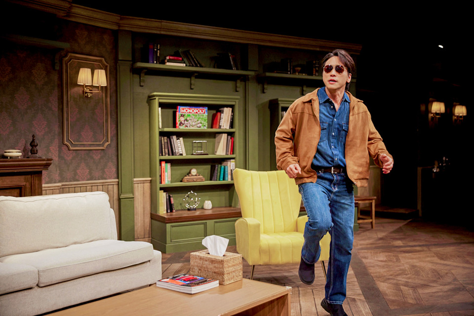 4. 스텐 박사의 대기실에 들어오는 뱅상(민성욱)