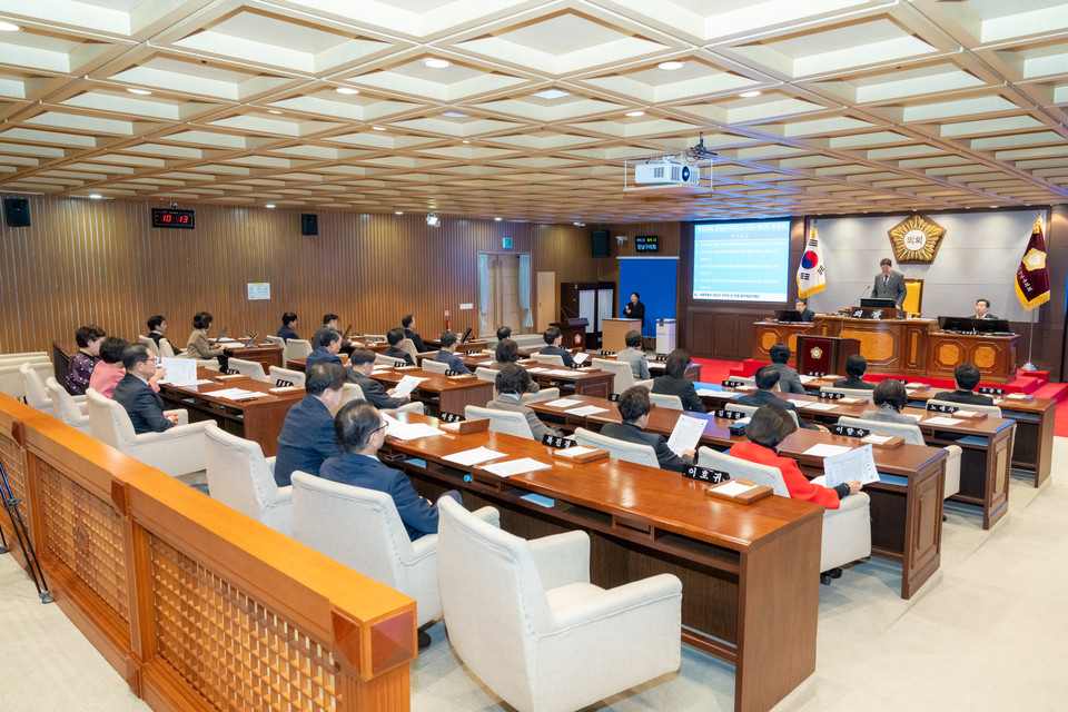 강남구의회, 35일간의 제323회 제2차 정례회 마무리