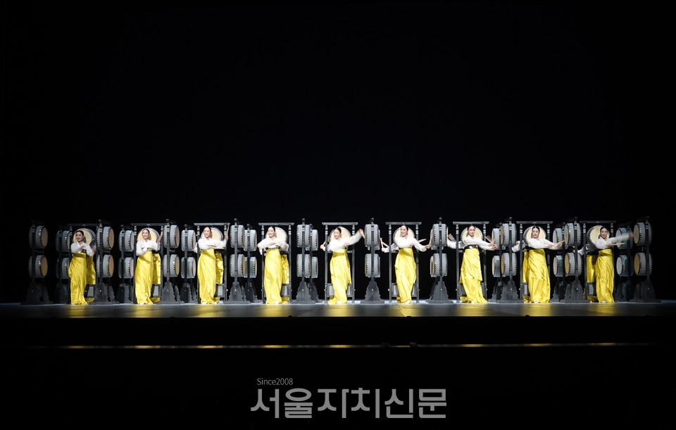 ▶향연의 하일라이트 '이매방 오고무'