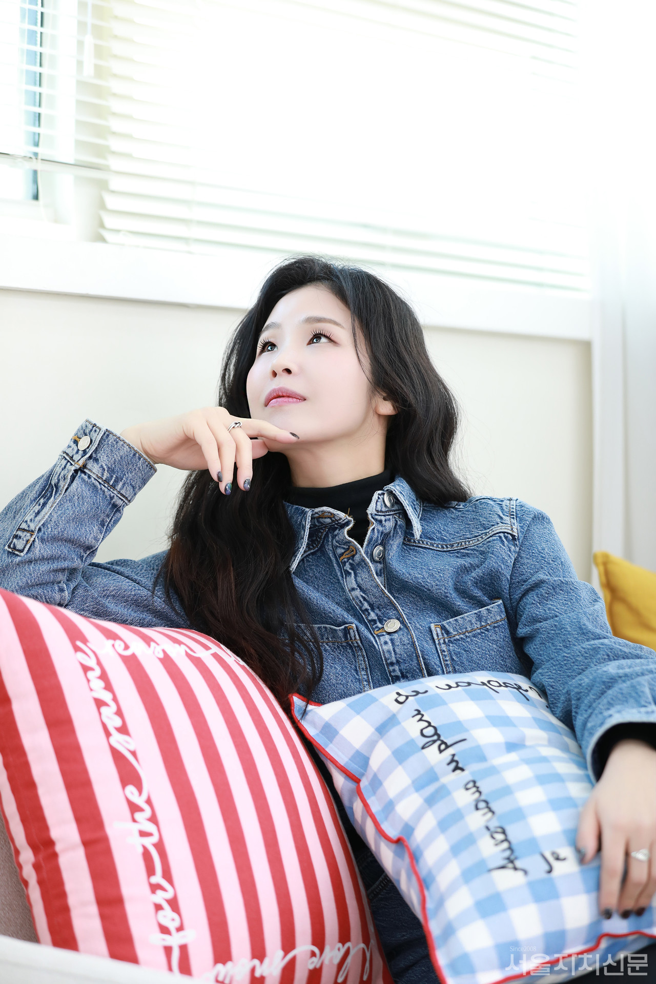 ▲ 배우 랑연이 인터뷰에 앞서 포즈를 취하고 있다. ㅣ사진 ⓒ 김수현 기자