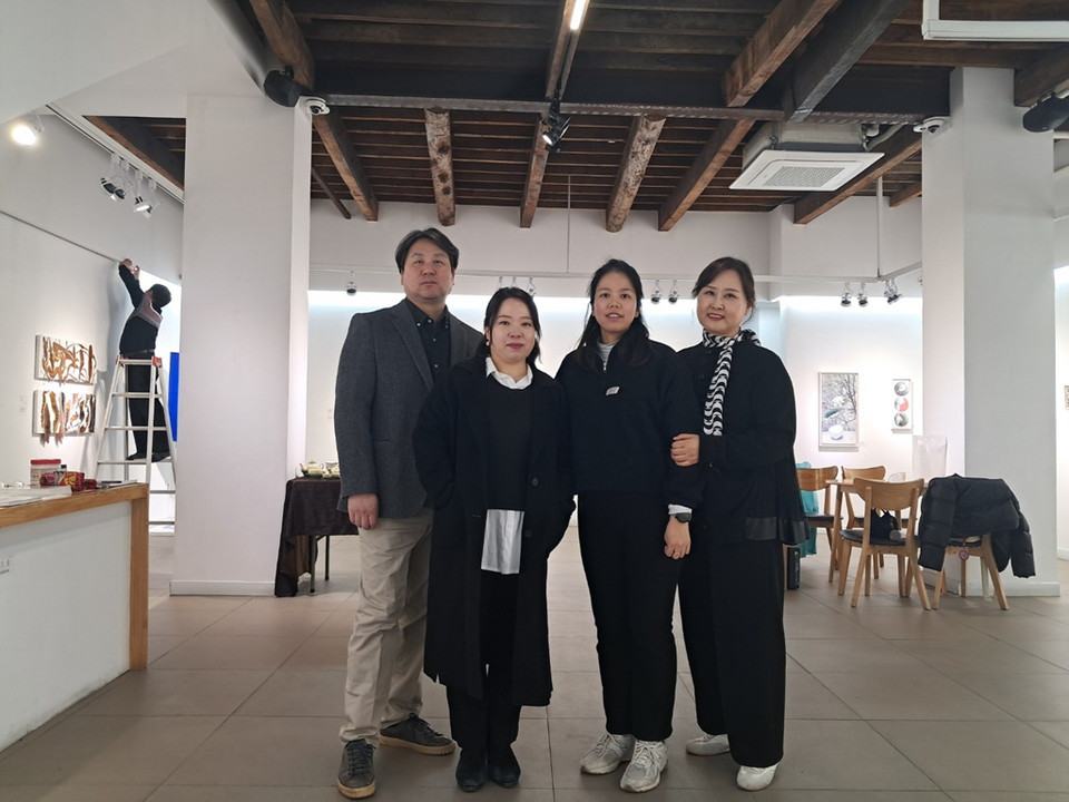 4인4색展(왼쪽부터 김영규 작가, 김은경 작가, 혜은 작가, 김미경 작가)