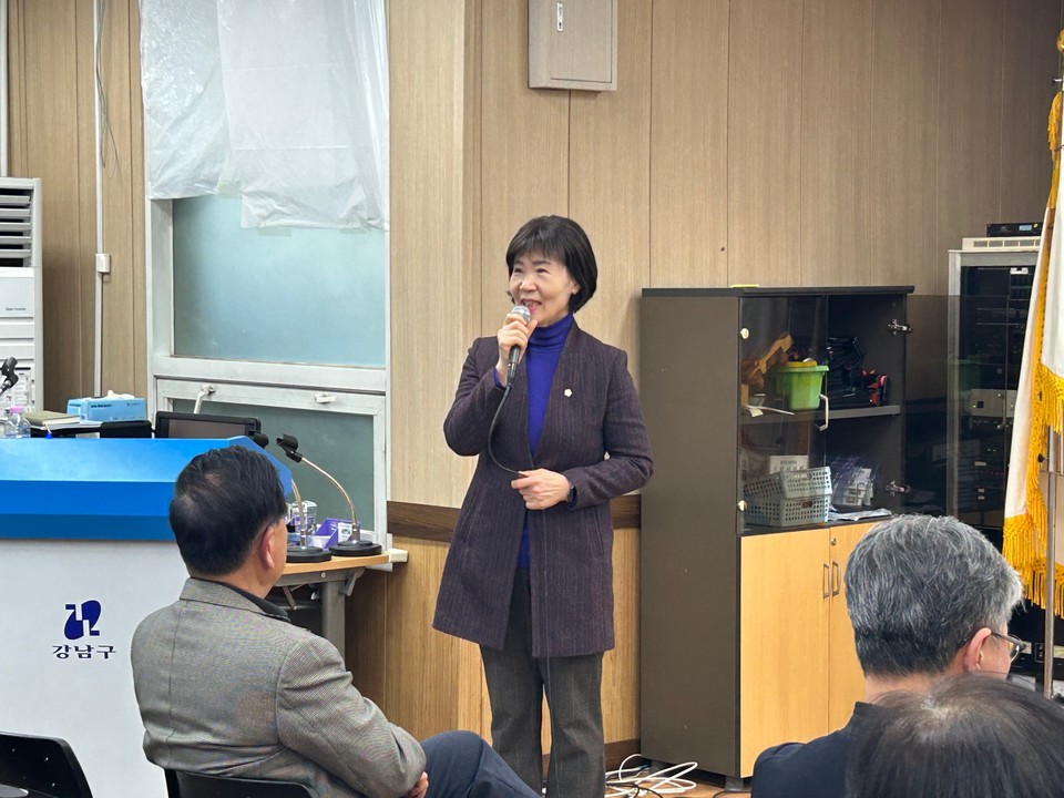 설명회에 참석한 김광심 구의원